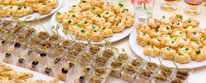 Les Festins Gitans Boucherie et Traiteur proposent un vaste choix de menus.